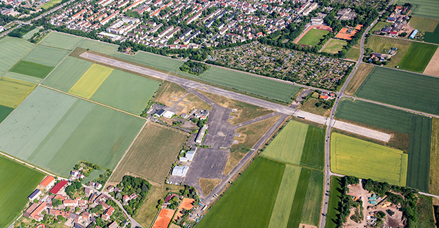 View of the runway of the former US airfield. (Photo: Klaus Venus)